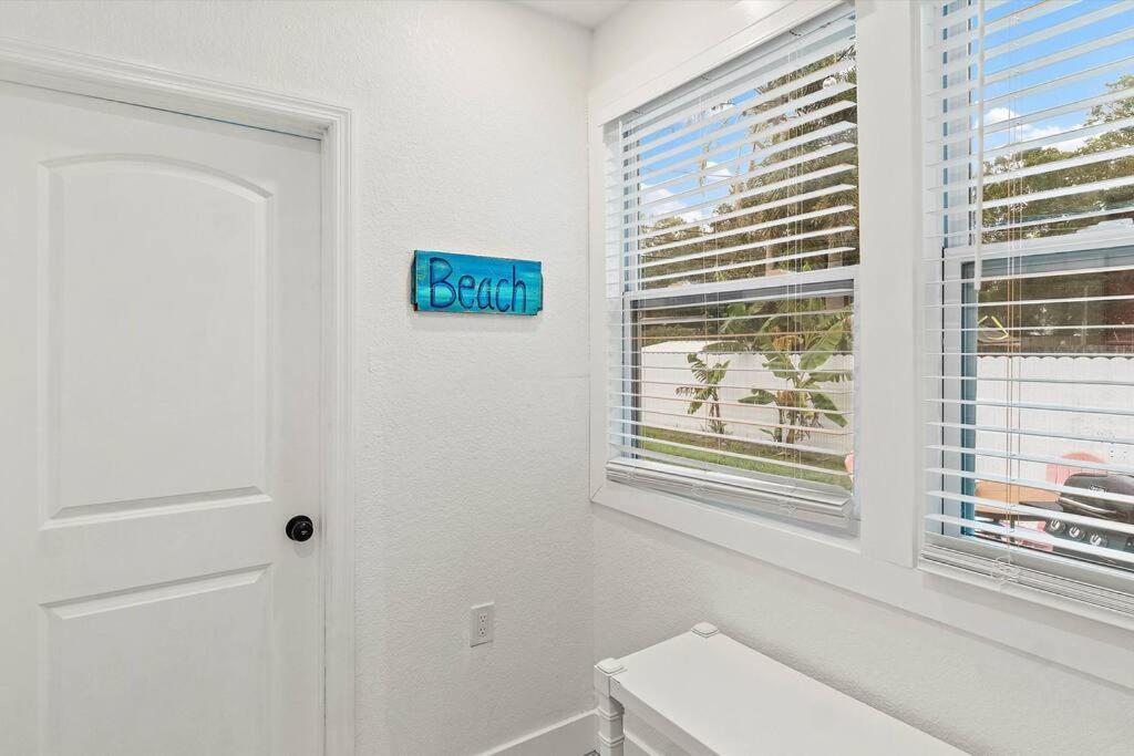 Quaint Gulfport Beach Bungalow St. Petersburg Dış mekan fotoğraf
