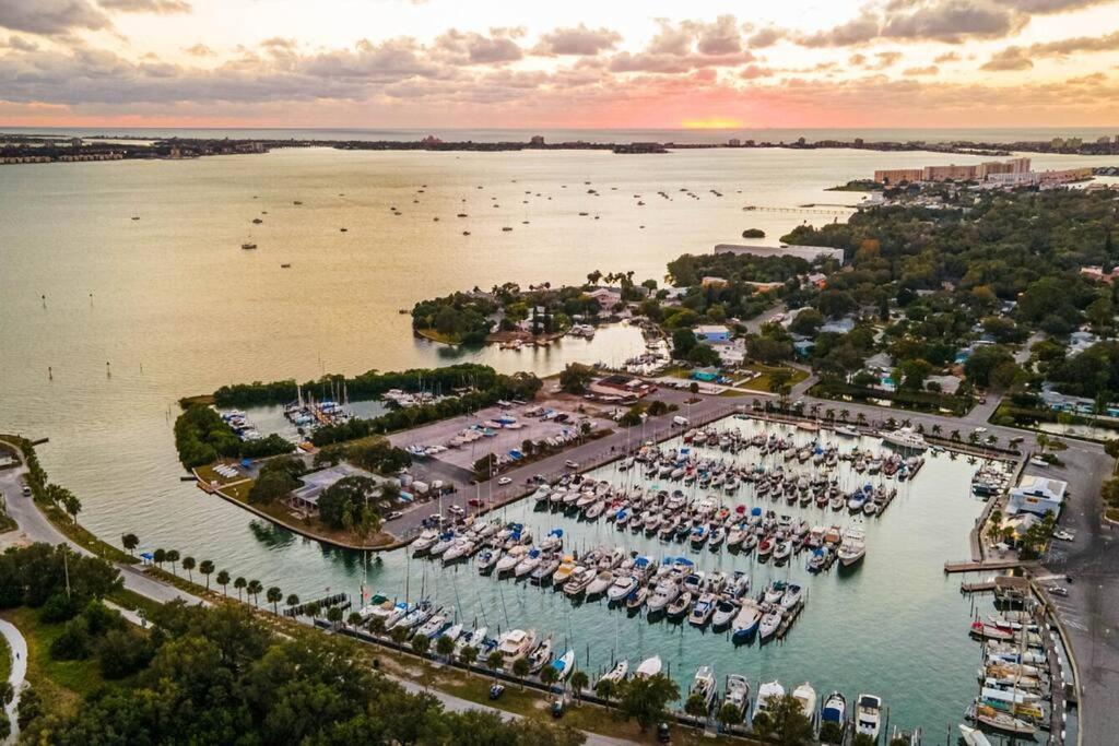 Quaint Gulfport Beach Bungalow St. Petersburg Dış mekan fotoğraf