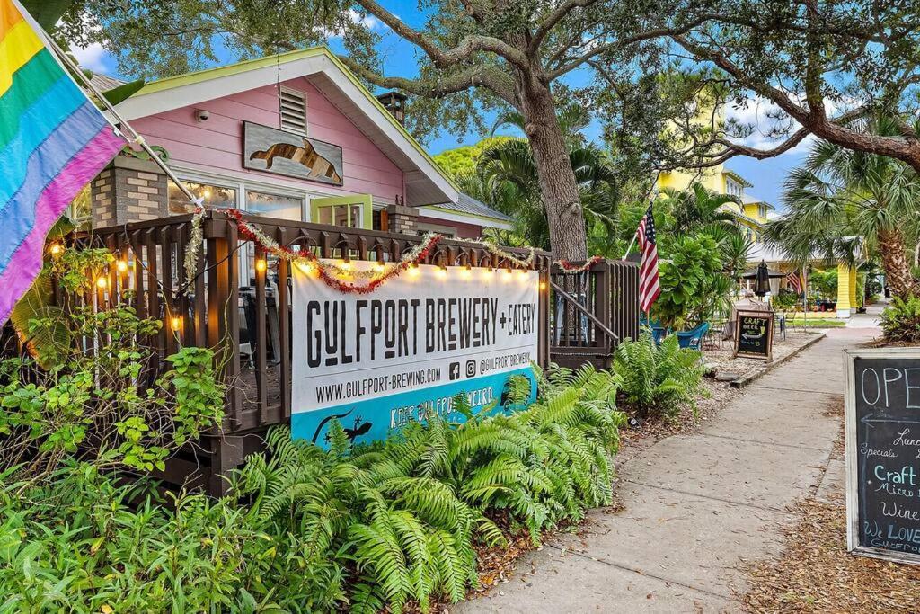 Quaint Gulfport Beach Bungalow St. Petersburg Dış mekan fotoğraf
